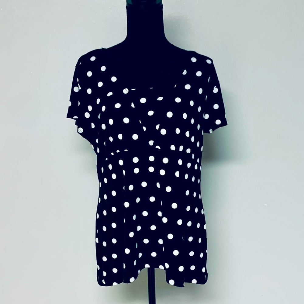 NWOT Nine & Co Top